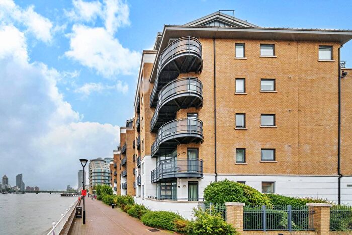 4 Bedroom Flat To Rent In Prices Court, Battersea, London, SW11