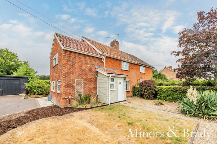 4 Bedroom Semi-Detached House For Sale In Hale Road, Bradenham, IP25