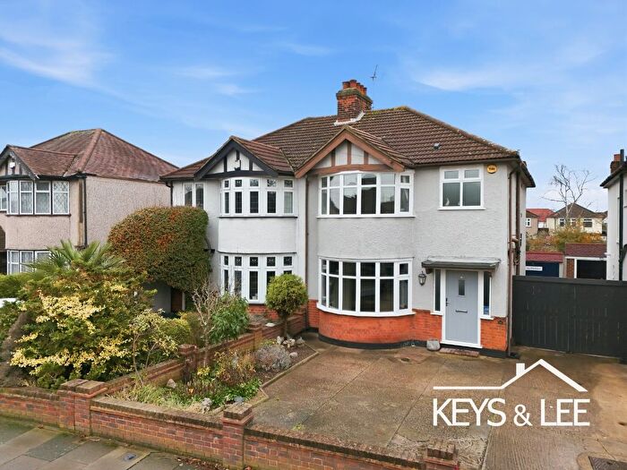 3 Bedroom Semi Detached House For Sale In Pettits Lane, Romford, RM1