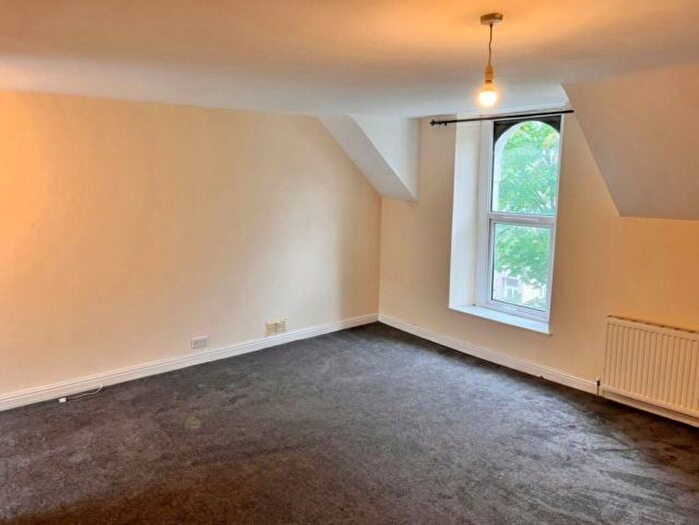 2 Bedroom Maisonette To Rent In Brynymor Road, Swansea, SA1