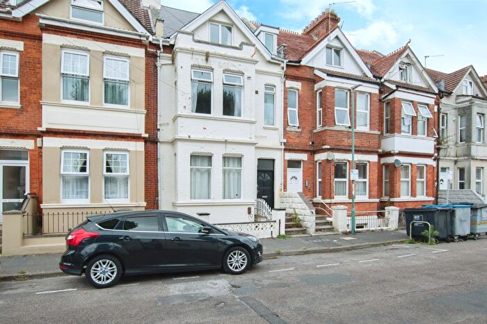 4 Bedroom Flat For Sale In Windsor Road, Bournemouth, BH5