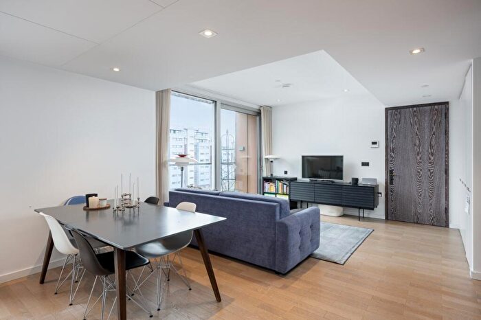 2 Bedroom Apartment For Sale In L-, Aurora Gardens, Battersea, SW11