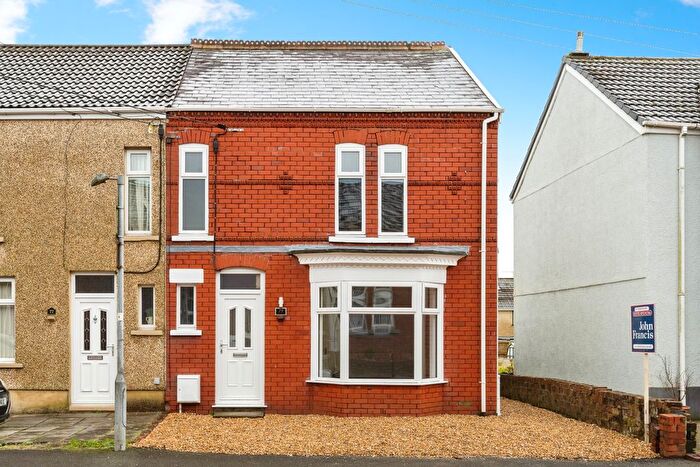 3 Bedroom Semi-Detached House For Sale In Coalbrook Road, Grovesend, Swansea, SA4