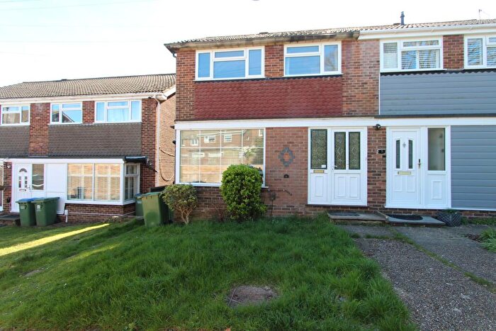 3 Bedroom Semi-Detached House For Sale In Lower Quay, Fareham, PO16