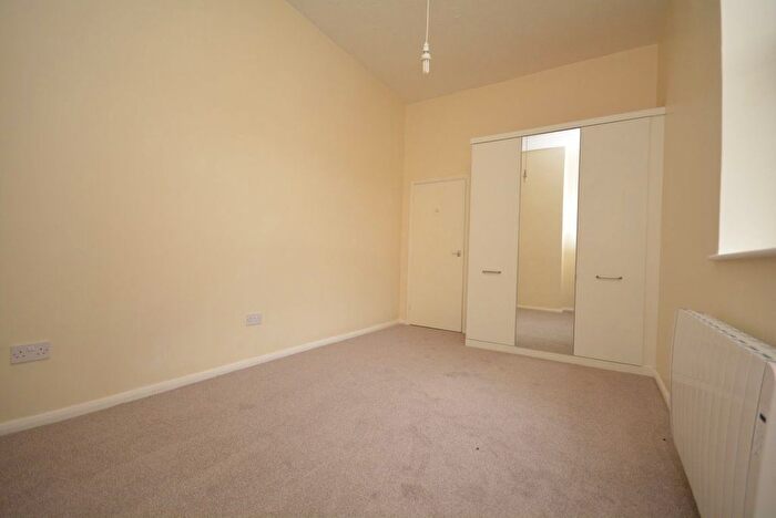 1 Bedroom Flat To Rent In Carlton Mansions, Sweyn Road, Cliftonville, CT9