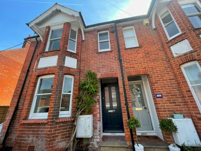 3 Bedroom Semi-Detached House To Rent In Town Centre, RG21