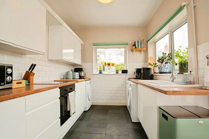 3 Bedroom Terraced House To Rent In Cosmeston Street, Cardiff, CF24