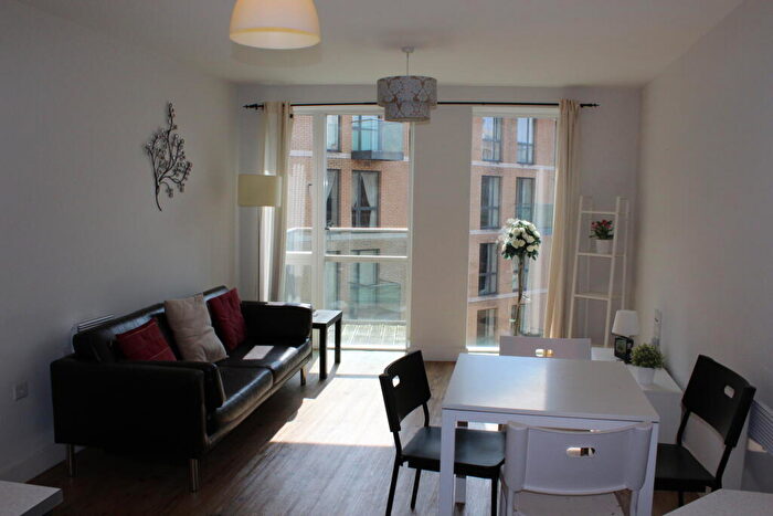 2 Bedroom Flat To Rent In Essex Street, Birmingham, West Midlands, B5