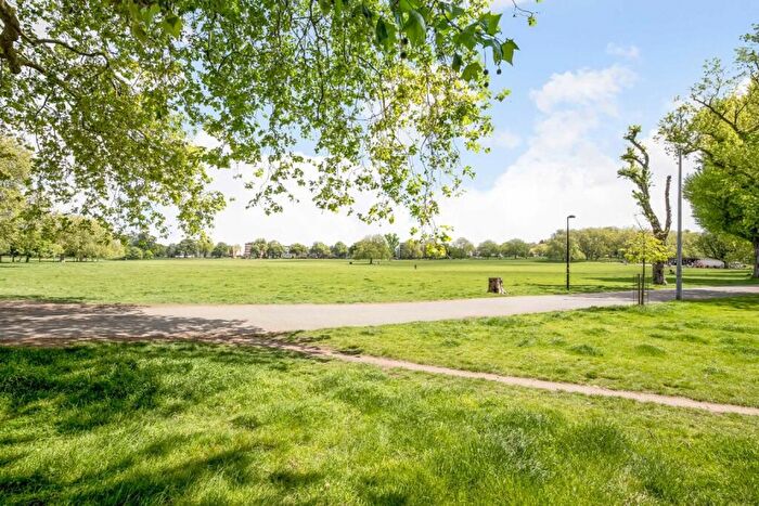 4 Bedroom Semi-Detached House To Rent In Waveney Avenue, Peckham Rye, SE15