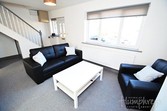 4 Bedroom House To Rent In Bradford Crescent, Durham, DH1