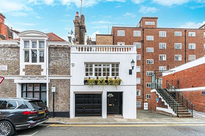2 Bedroom End Terrace House To Rent In Pavilion Road, Knightsbridge, London, SW1X