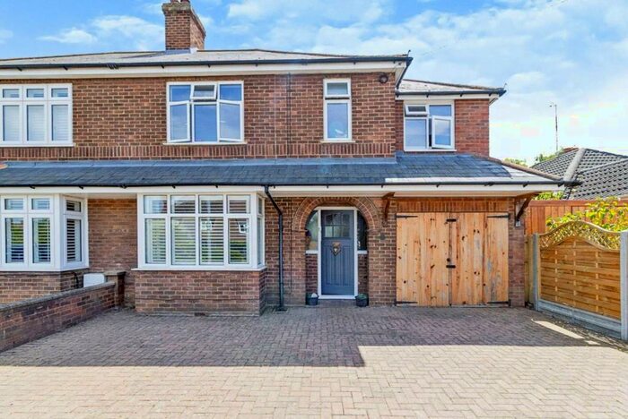 3 Bedroom Semi-Detached House For Sale In Hurst Grove, Lidlington, Bedford, MK43