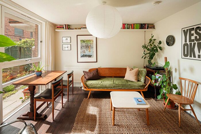 1 Bedroom Flat For Sale In Don Phelan Close, London, SE5