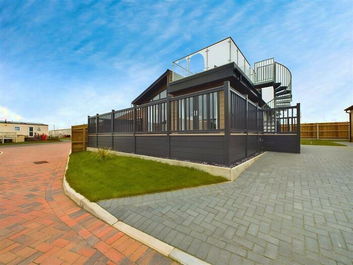 2 Bedroom Park Home For Sale In Coast Road, Bacton, NR12