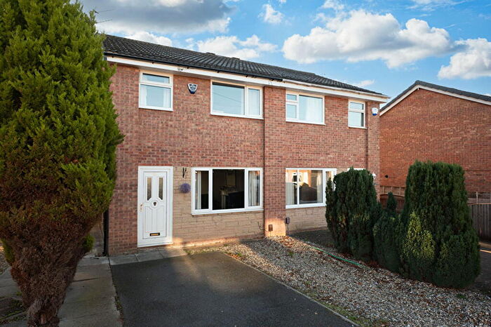 3 Bedroom Semi Detached House For Sale In Siskin Road, Offerton, Stockport, SK2