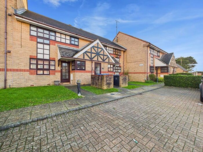 2 Bedroom Flat To Rent In Emerald Quay, Shoreham-by-Sea, BN43