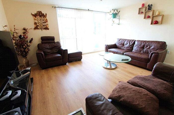 3 Bedroom Flat To Rent In Audley Court, Canberra Drive, Northolt, UB5