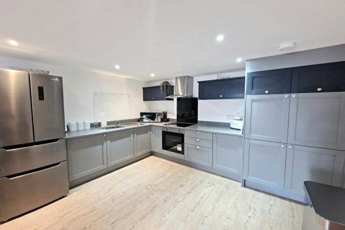 2 Bedroom Flat To Rent In Kiln Court, Doncaster, DN3