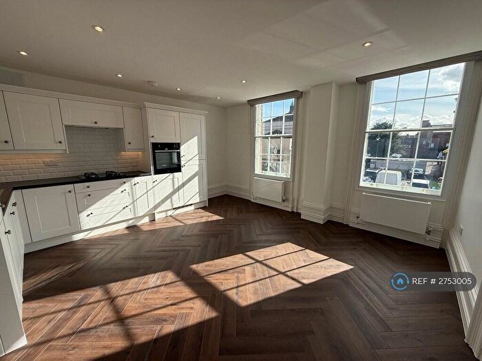 2 Bedroom Flat To Rent In Church St, Biggleswade, SG18