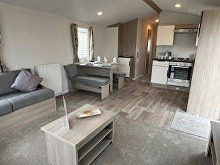 2 Bedroom Park Home For Sale In Carr Road, Felixstowe, IP11