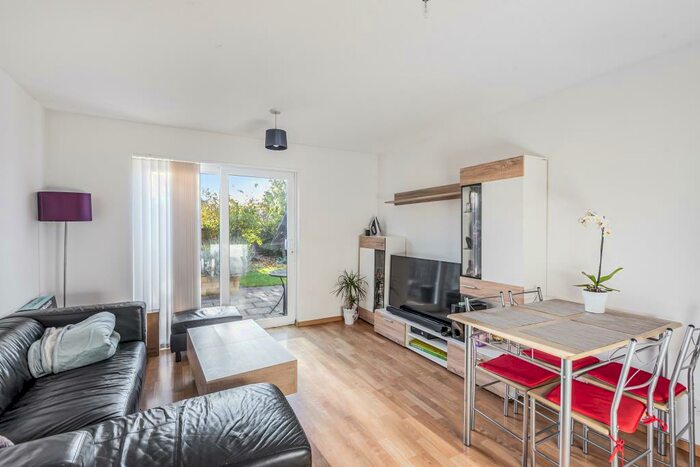 2 Bedroom End Of Terrace House To Rent In Didcot, Oxfordshire, OX11