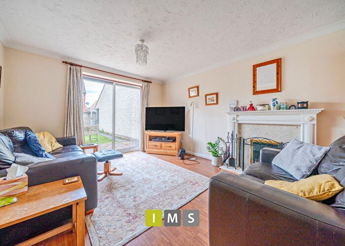 4 Bedroom Detached House For Sale In Corncrake Way, Bicester, OX26