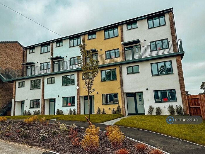 2 Bedroom Maisonette To Rent In Essex Close, Bordon, GU35