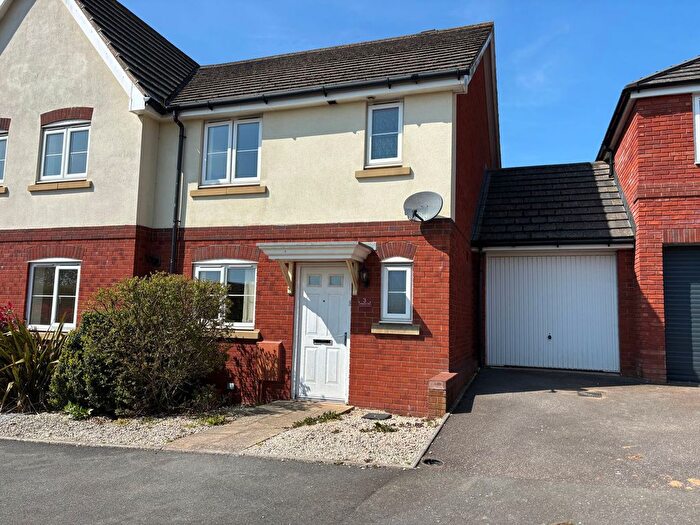 3 Bedroom End Of Terrace House To Rent In Elizabethan Way, Teignmouth, TQ14