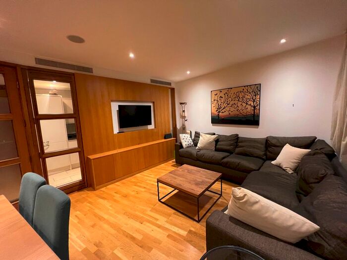 3 Bedroom Flat To Rent In Balmoral Apartments, Praed Street, London, W2