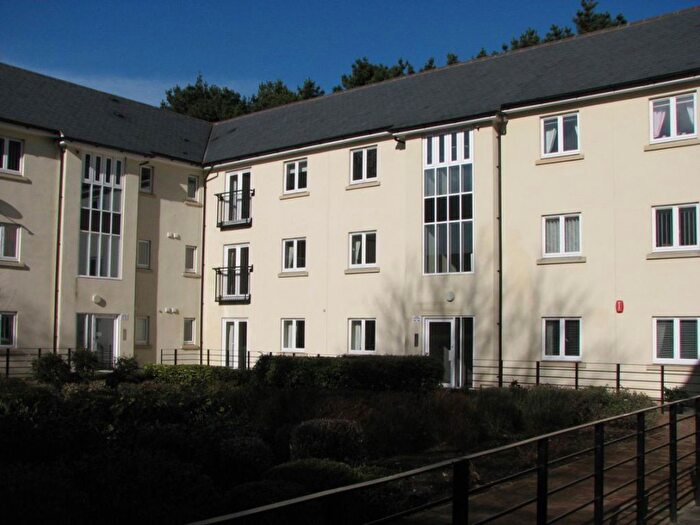 2 Bedroom Flat To Rent In Echo Crescent, Plymouth, PL5