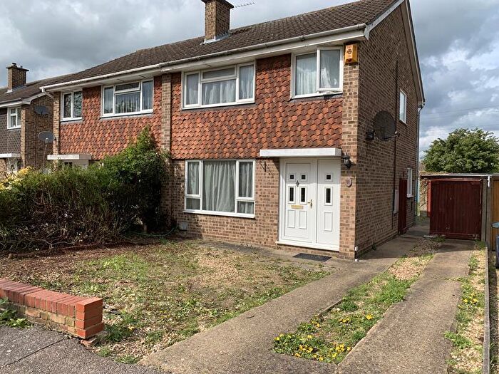 3 Bedroom Semi Detached House To Rent In Goodrich Avenue, Bedford, MK41