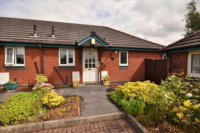 2 Bedroom Semi-Detached Bungalow For Sale In Heathfields, Heath Charnock, Chorley, PR6