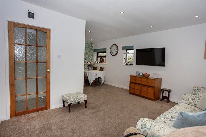 2 Bedroom Detached Bungalow For Sale In Park Crescent, Eastwood, Nottingham, NG16