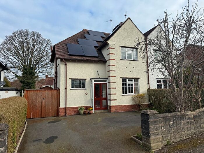 3 Bedroom Semi-Detached House For Sale In Himley Avenue, Dudley, West Midlands, DY1