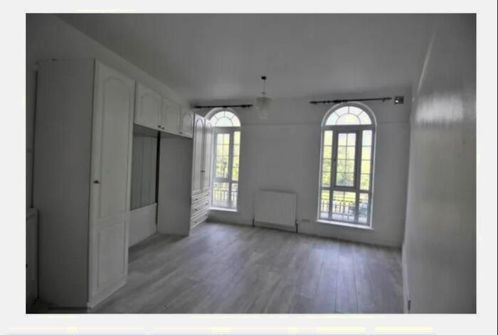 2 Bedroom Flat To Rent In Canons Corner, Edgware, HA8