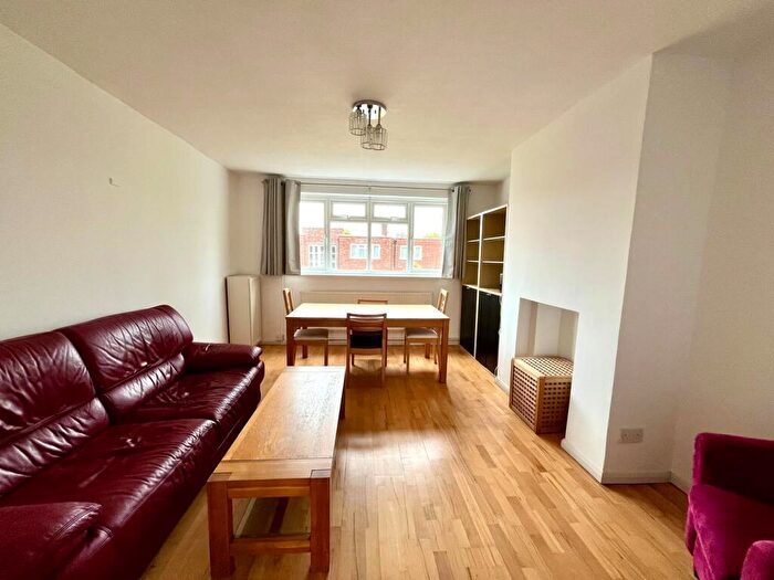 2 Bedroom Apartment To Rent In Ballbrook Court, Wilmslow Road, M20