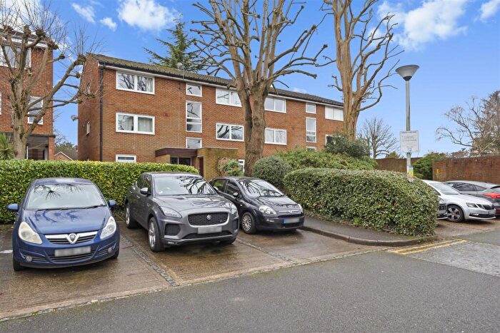 1 Bedroom Flat For Sale In Tidenham Gardens, Croydon, CR0