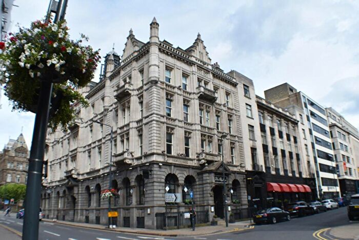 1 Bedroom Apartment To Rent In Pearl Chambers, East Parade, Leeds, LS1