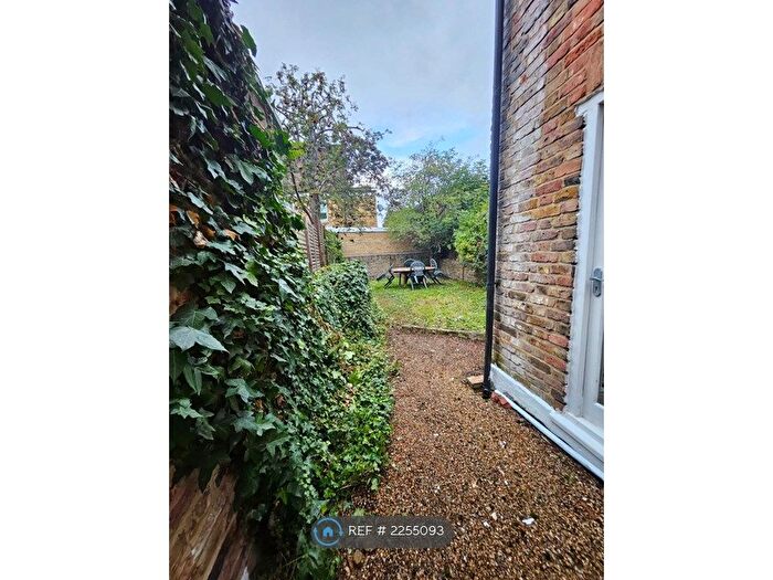 2 Bedroom Flat To Rent In Tyssen Road, London, N16