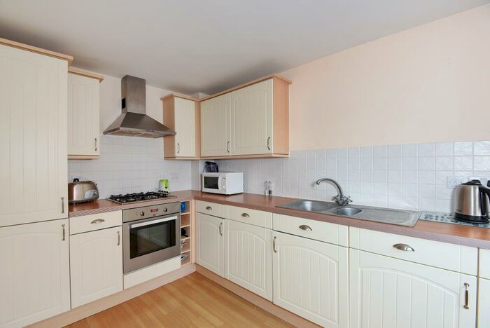 3 Bedroom Semi-Detached House To Rent In Kennet Heath, Thatcham, RG19