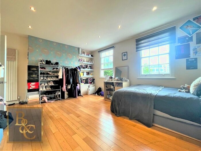 3 Bedroom Flat To Rent In Caledonian Road, Kings Cross St Pancras, N1