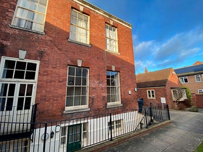 2 Bedroom Flat To Rent In Nashs Passage, Worcester, WR1