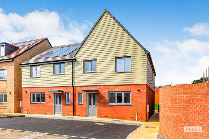 3 Bedroom House To Rent In Carnelian Avenue, Glenvale Park, Wellingborough, NN8