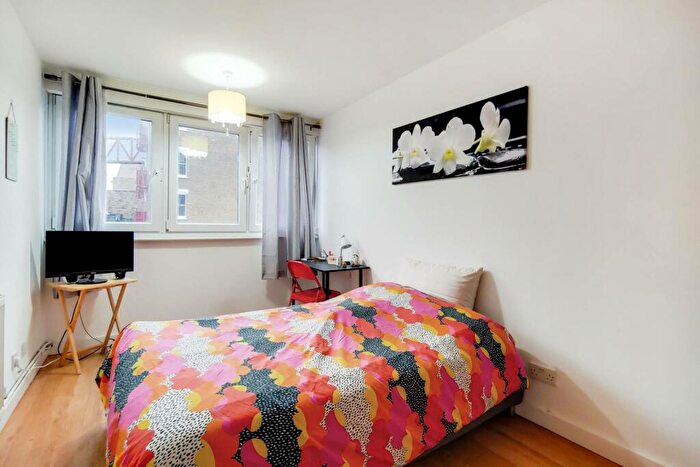 2 Bedroom Flat To Rent In Gambier House, Old Street, London, EC1V