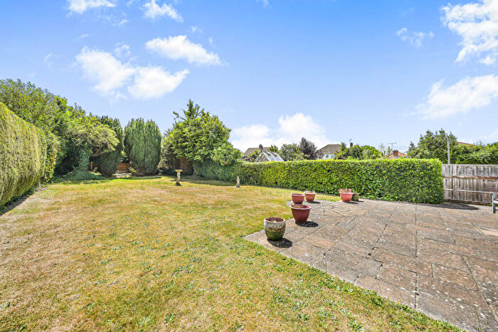4 Bedroom Detached Bungalow For Sale In Daws Heath Road, Benfleet, SS7