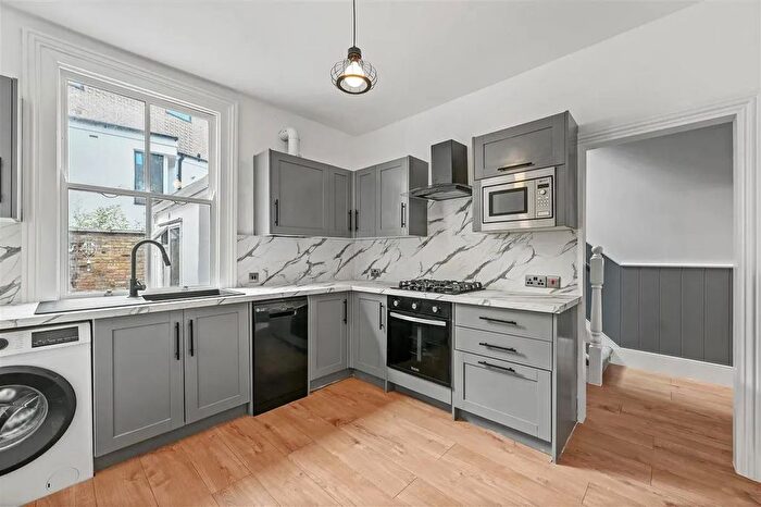 2 Bedroom Property To Rent In Mill Hill Road, London, W3