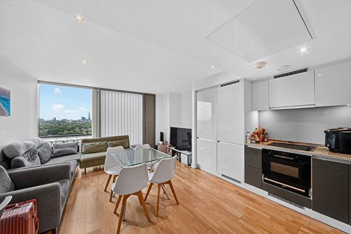 1 Bedroom Flat To Rent In Landmark East Tower, Marsh Wall, E14