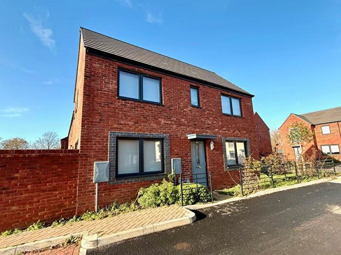 3 Bedroom Detached House To Rent In Tattersall Road, Yate, Bristol, BS37