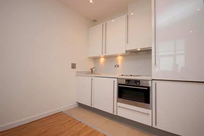 Studio To Rent In Bromyard House, Bromyard Avenue, Acton, W3