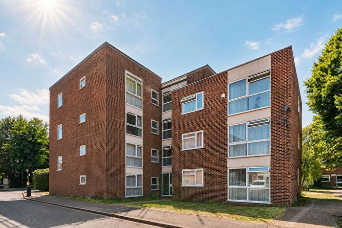 2 Bedroom Property For Sale In Azalea Close, London, W7